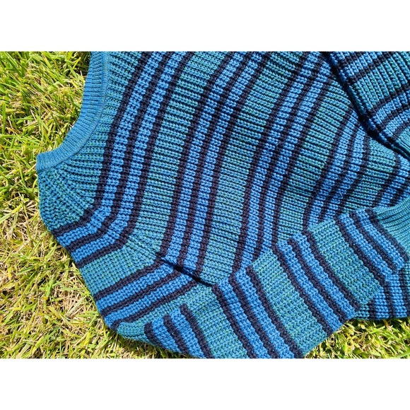 💙SWEATER GRAPHIX Knit Striped Crew Neck Sweater💙 - Picture 2 of 4